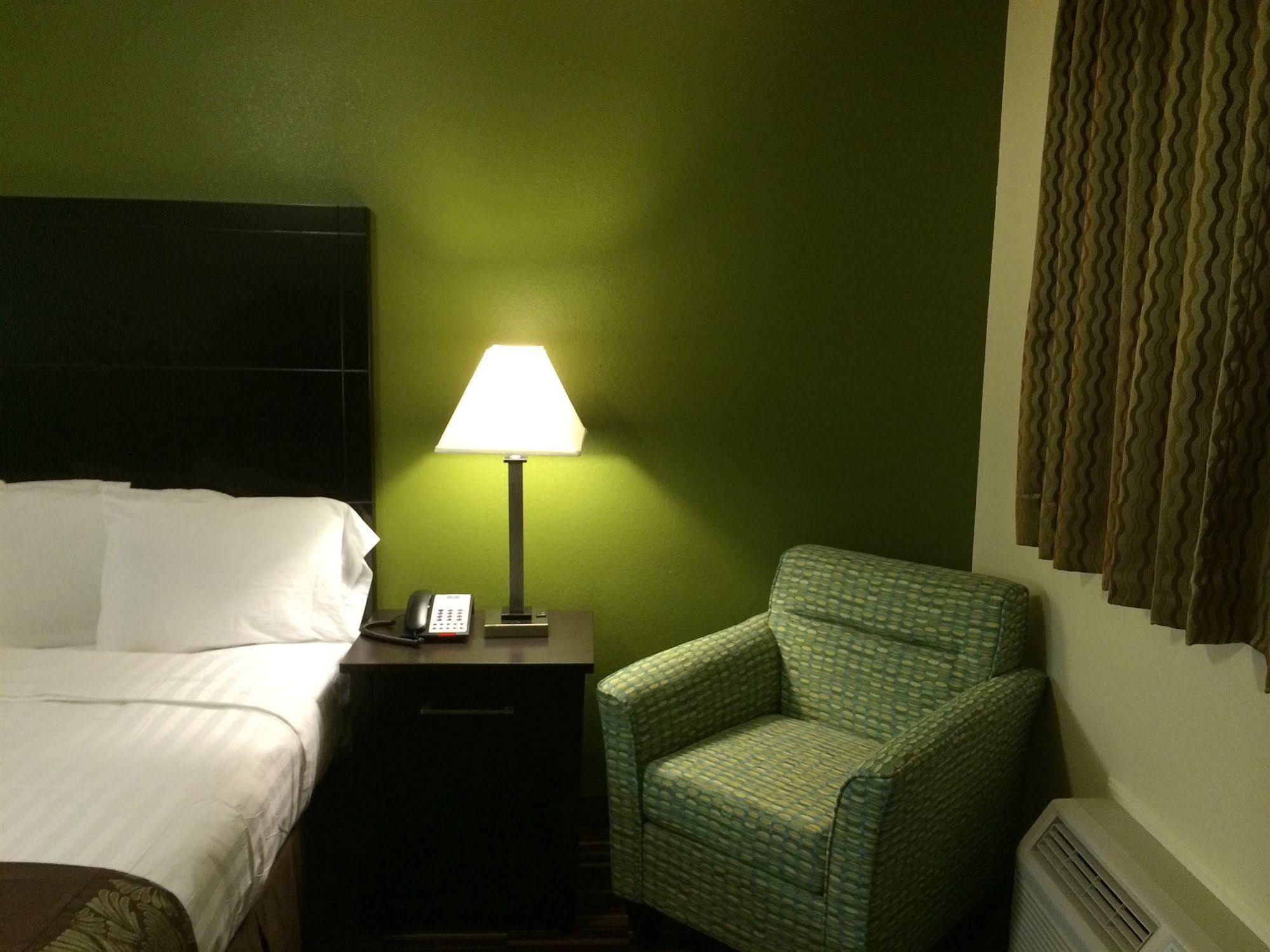 Boarders Inn & Suites By Cobblestone Hotels - Ashland City Bagian luar foto