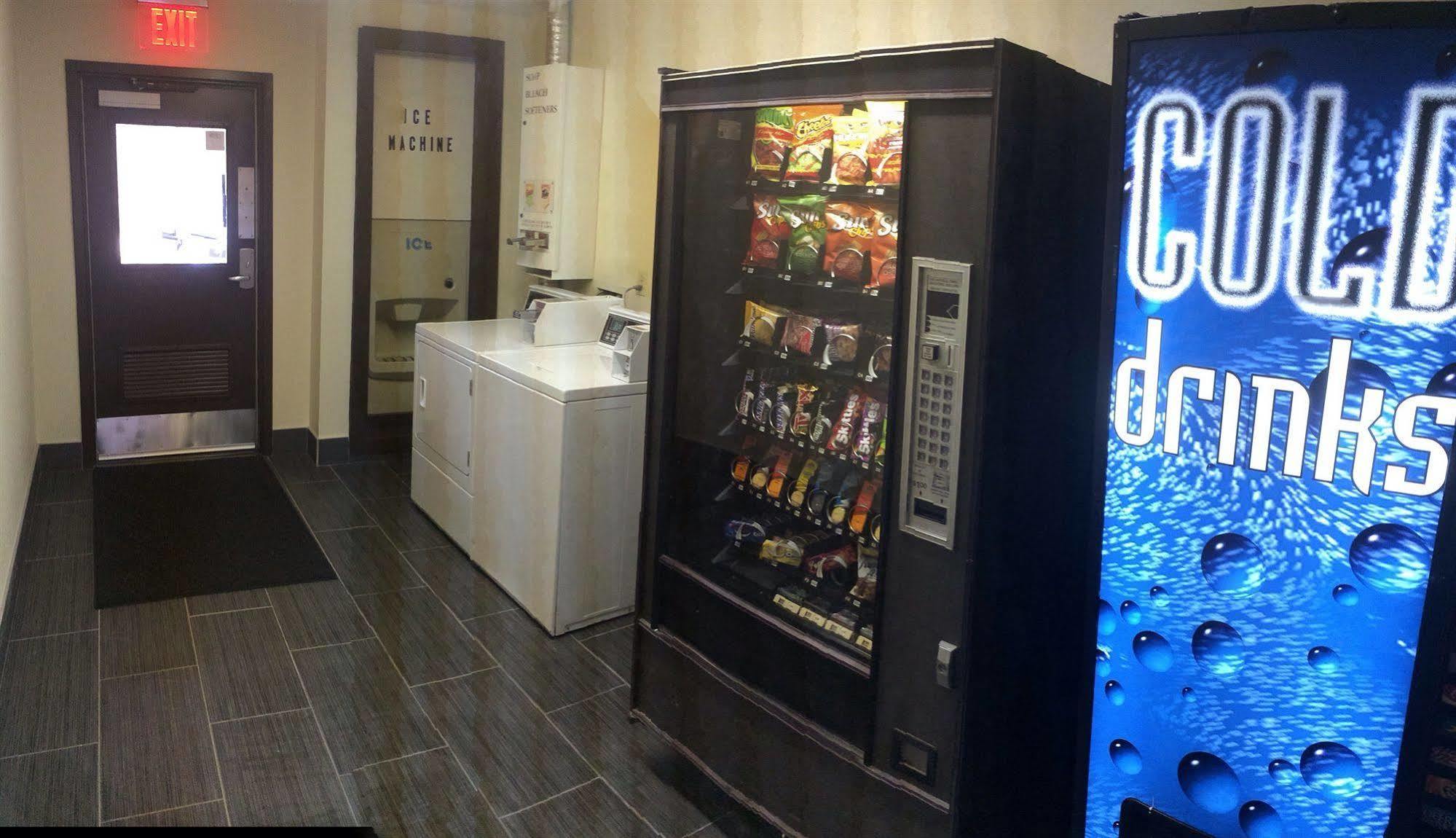 Boarders Inn & Suites By Cobblestone Hotels - Ashland City Bagian luar foto