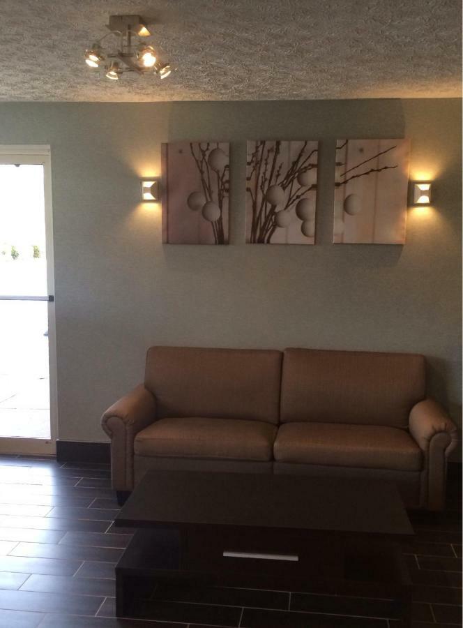 Boarders Inn & Suites By Cobblestone Hotels - Ashland City Bagian luar foto